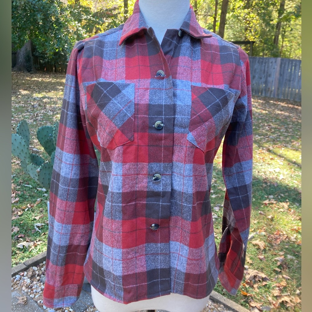 Women’s Vintage Pendleton Tuckeroo Wool Shadow Plaid Loop Collar Shirt Sz Small